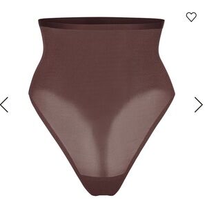 Skims NEW HIGH-WAISTED THONG